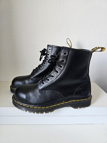 Martens docs icon 7b10 - dr,